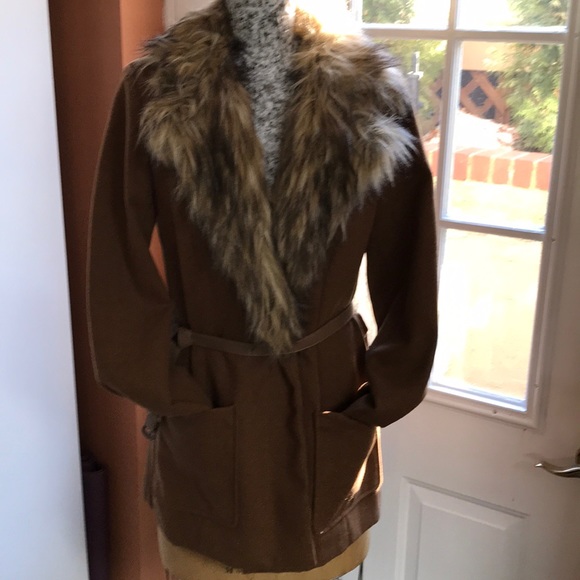 Worn once JOU JOU FAUX FUR JACKET - Picture 5 of 8